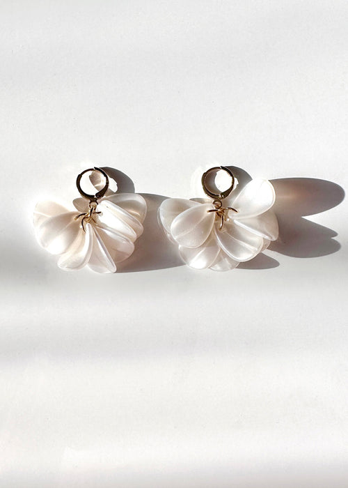 Boucles d'oreilles Peony - blanc nacré
