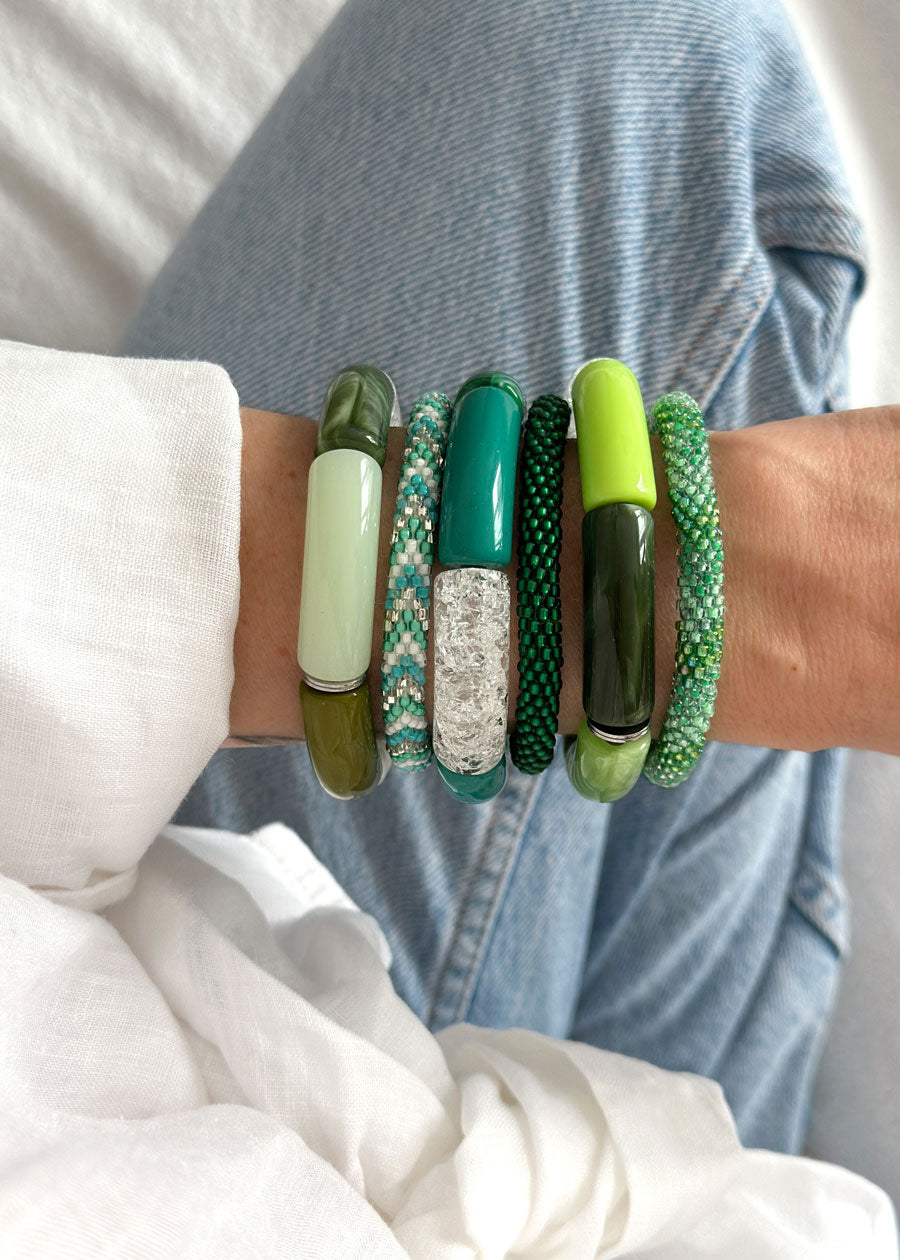Bracelet népalais #69 (vert, blanc et argenté)