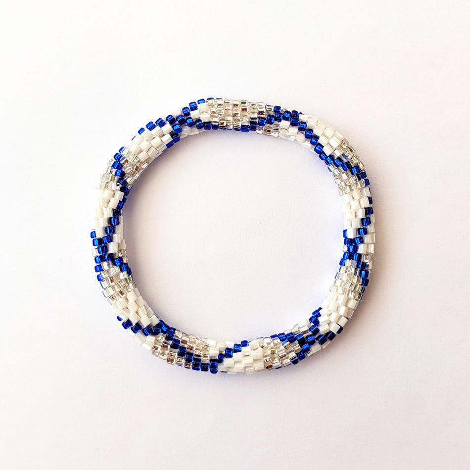 Bracelet népalais #22 (blanc, bleu et argenté)