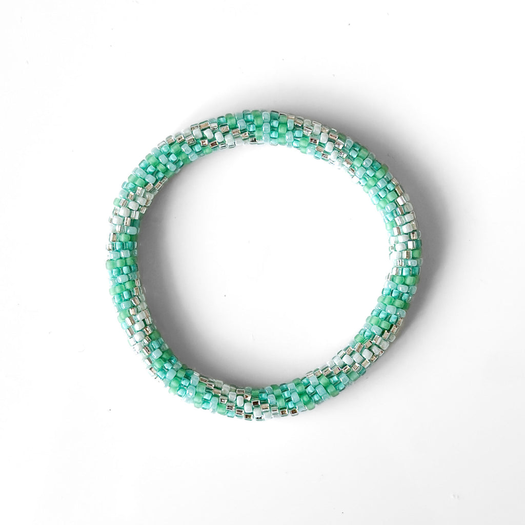 Bracelet népalais #54 (vert pastel et argent)