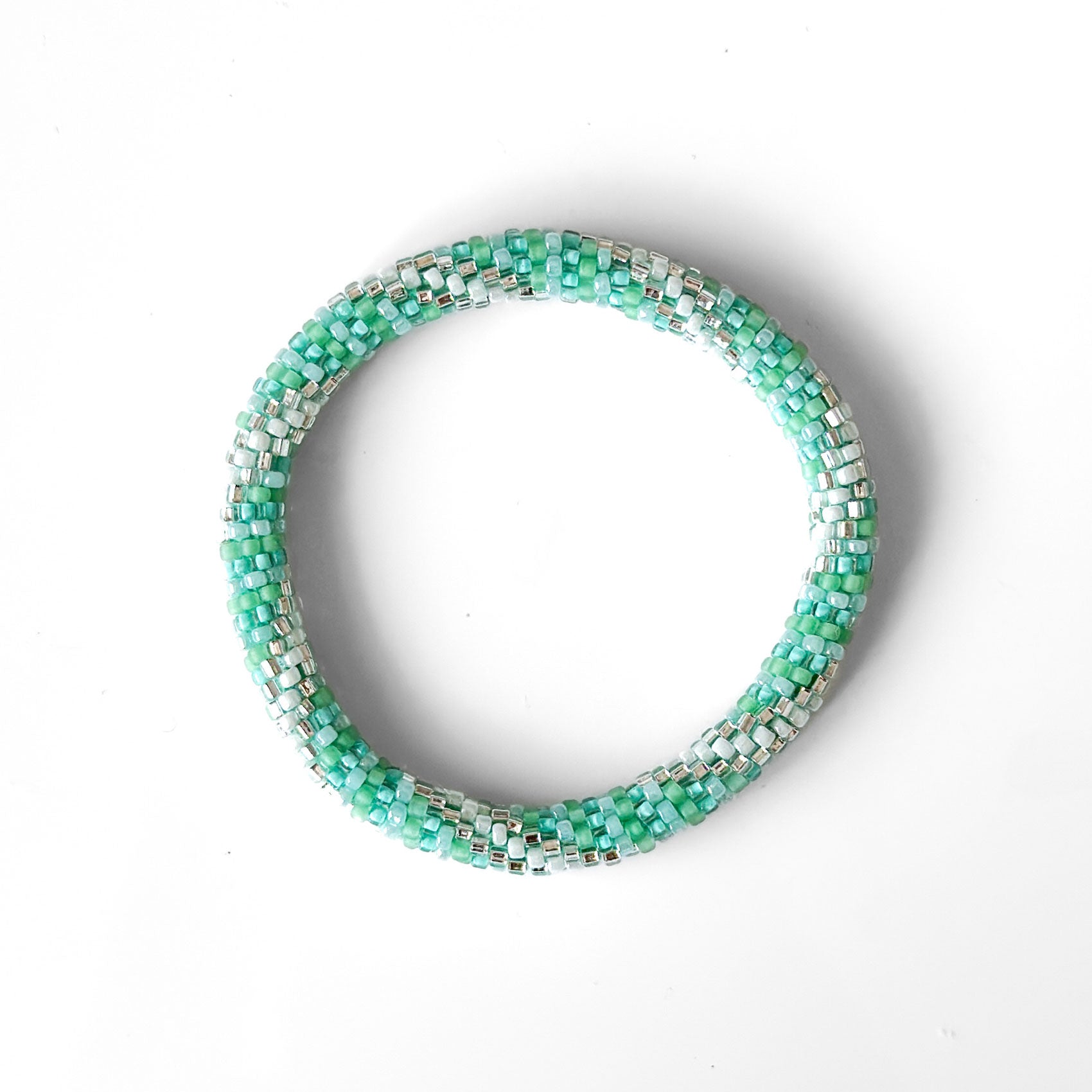 Bracelet népalais #54 (vert pastel et argent)
