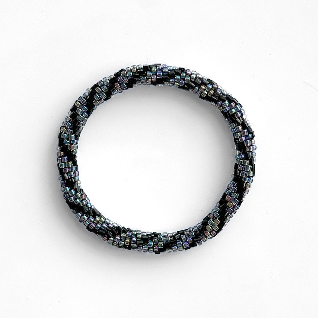 Bracelet népalais #57 (noir et irisé bleu gris)
