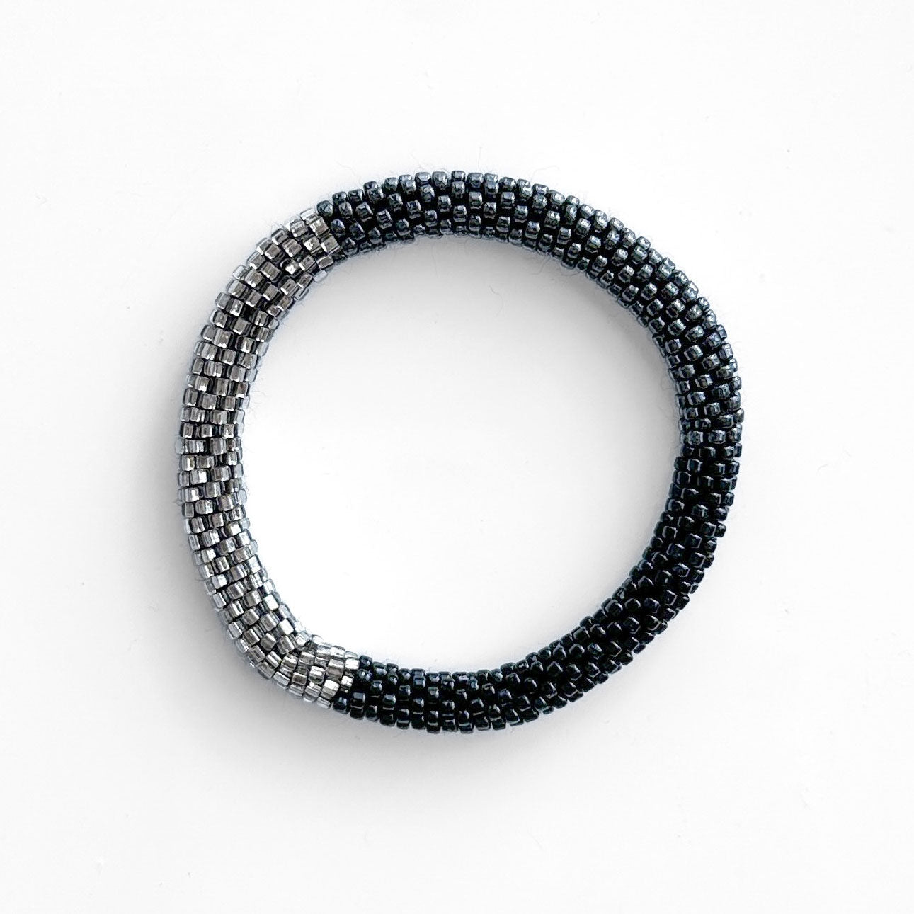 Bracelet népalais #62 (noir, dark silver et silver)