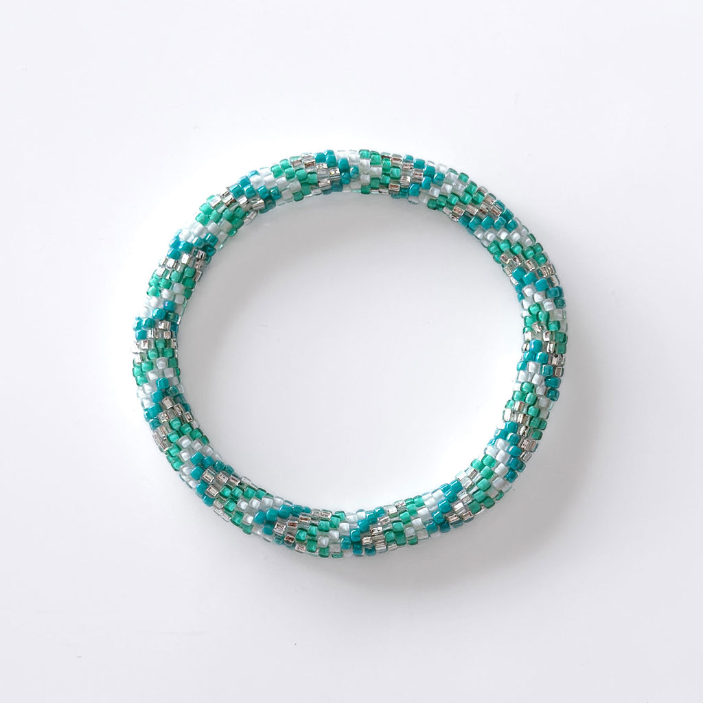 Bracelet népalais #69 (vert, blanc et argenté)