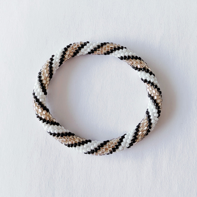 Bracelet népalais #8 (noir, blanc et champagne)