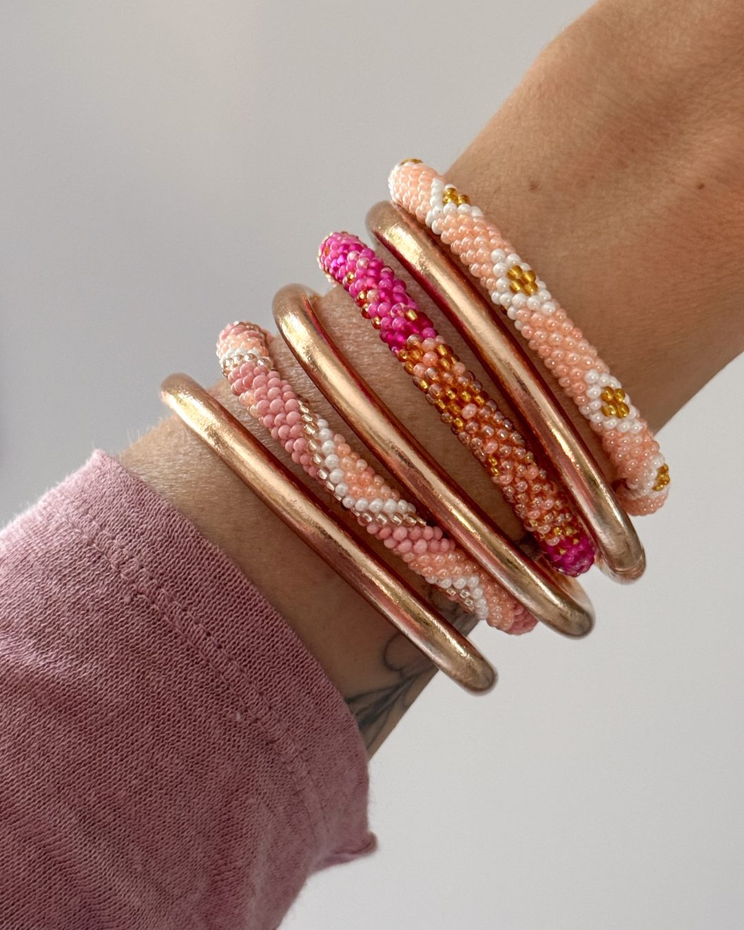 Bracelet népalais #108 pêche et rose