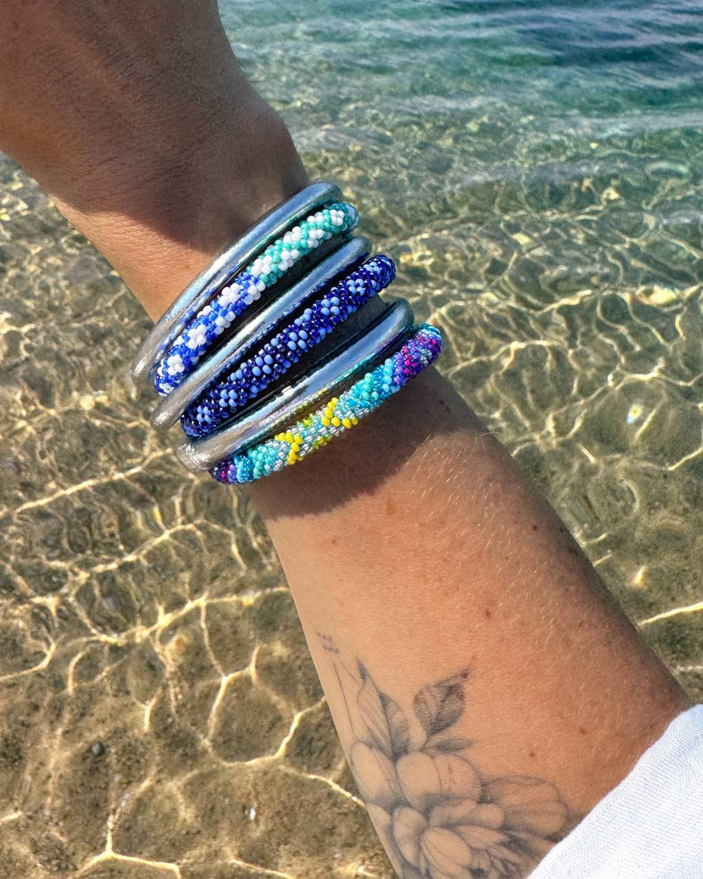 Bracelet népalais #123 (jaune, bleu et violet)