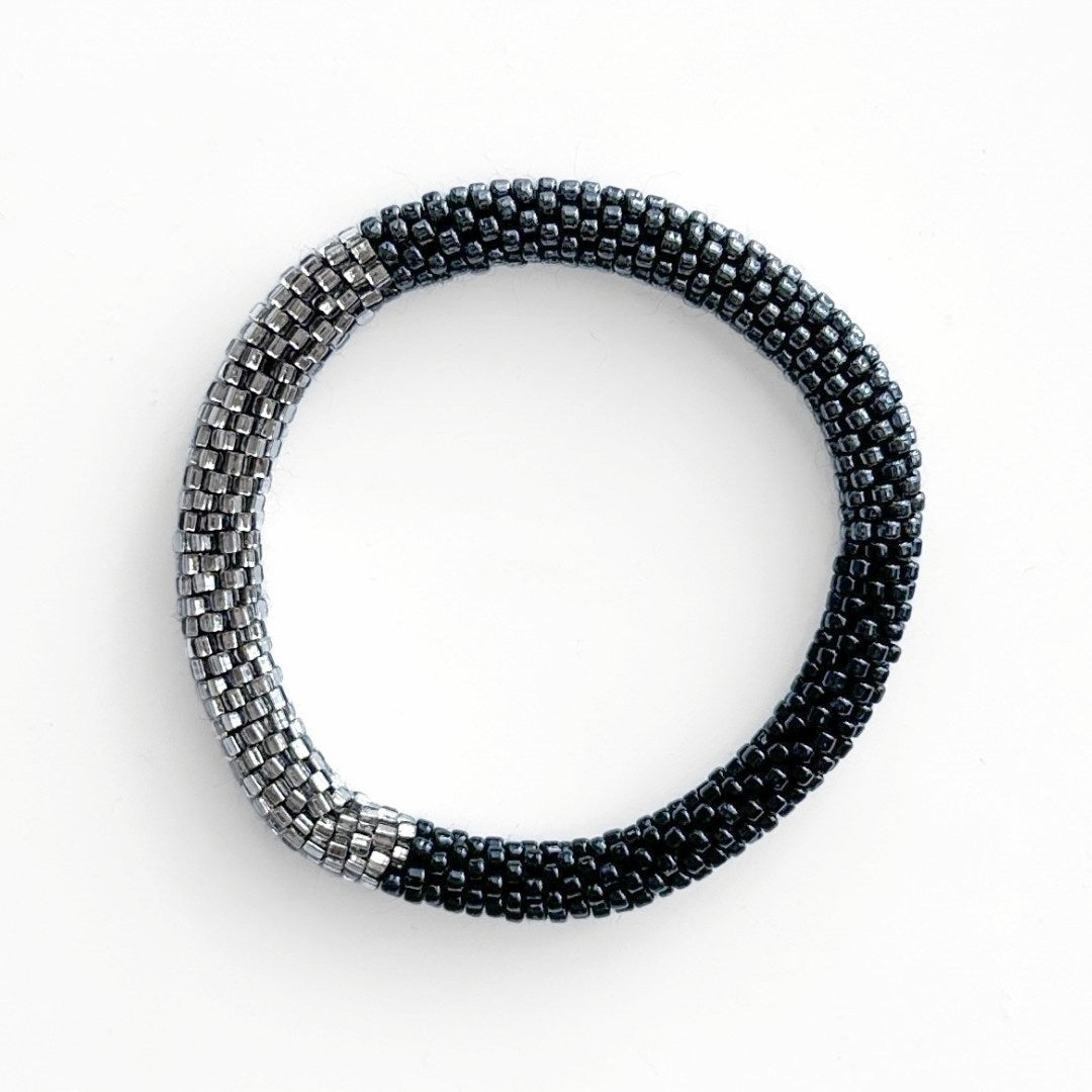 Bracelet népalais #62 (noir, dark silver et silver)