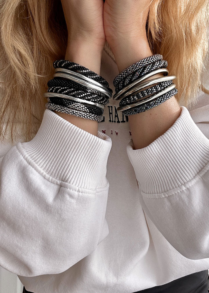 Bracelet népalais #60 (gris foncé et silver)