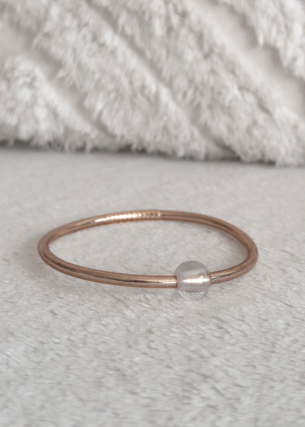 Jonc bouddhiste precious - champagne & quartz blanc