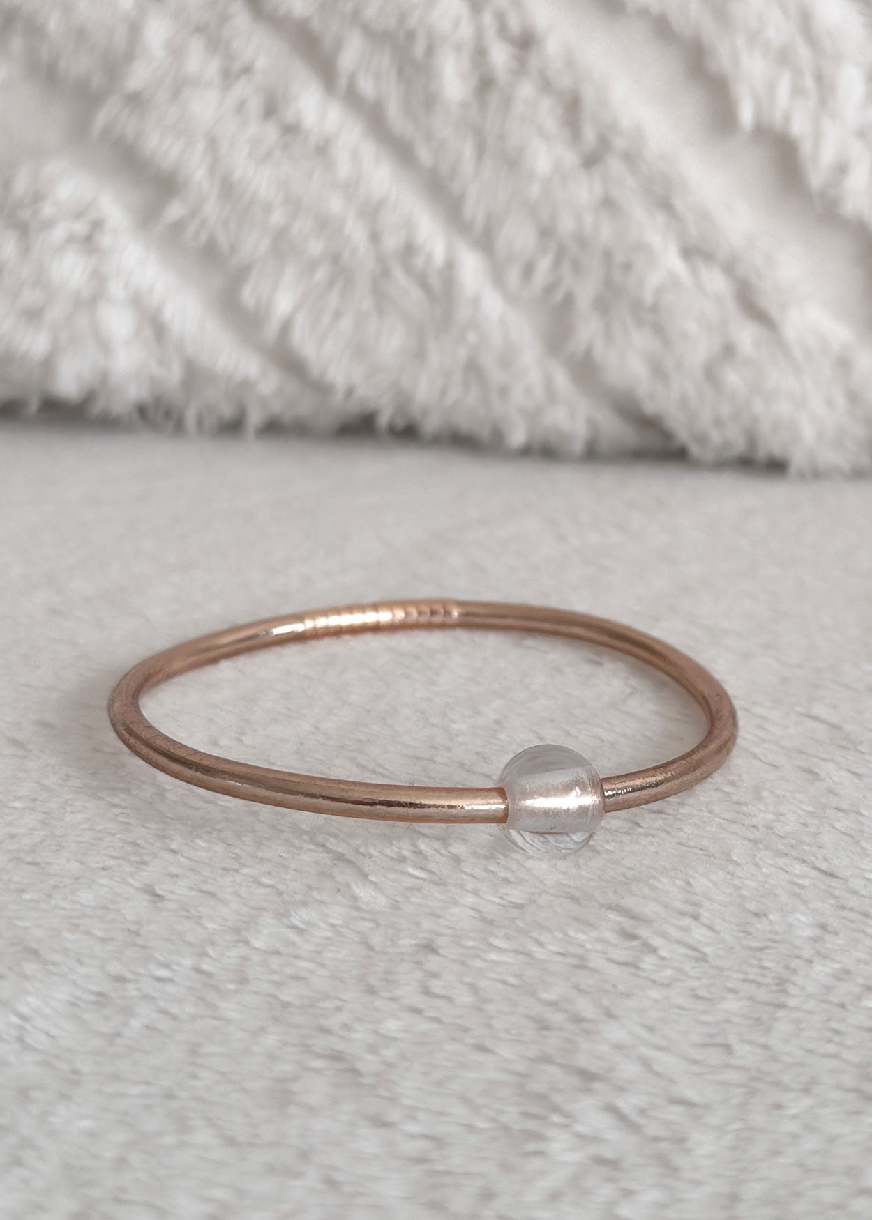 Jonc bouddhiste precious - champagne & quartz blanc