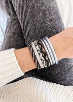 Bracelet népalais #11 (noir, argent et or)