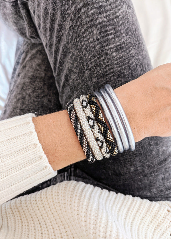 Bracelet népalais #11 (noir, argent et or)