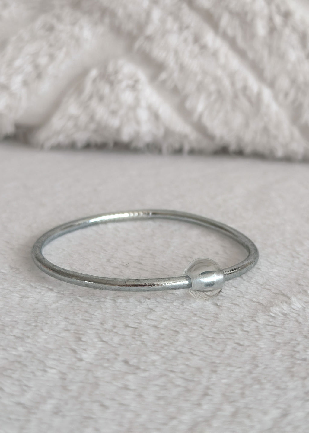 Jonc bouddhiste precious - silver & quartz blanc