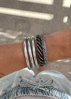 Lot joncs bouddhistes et bracelets népalais - silver